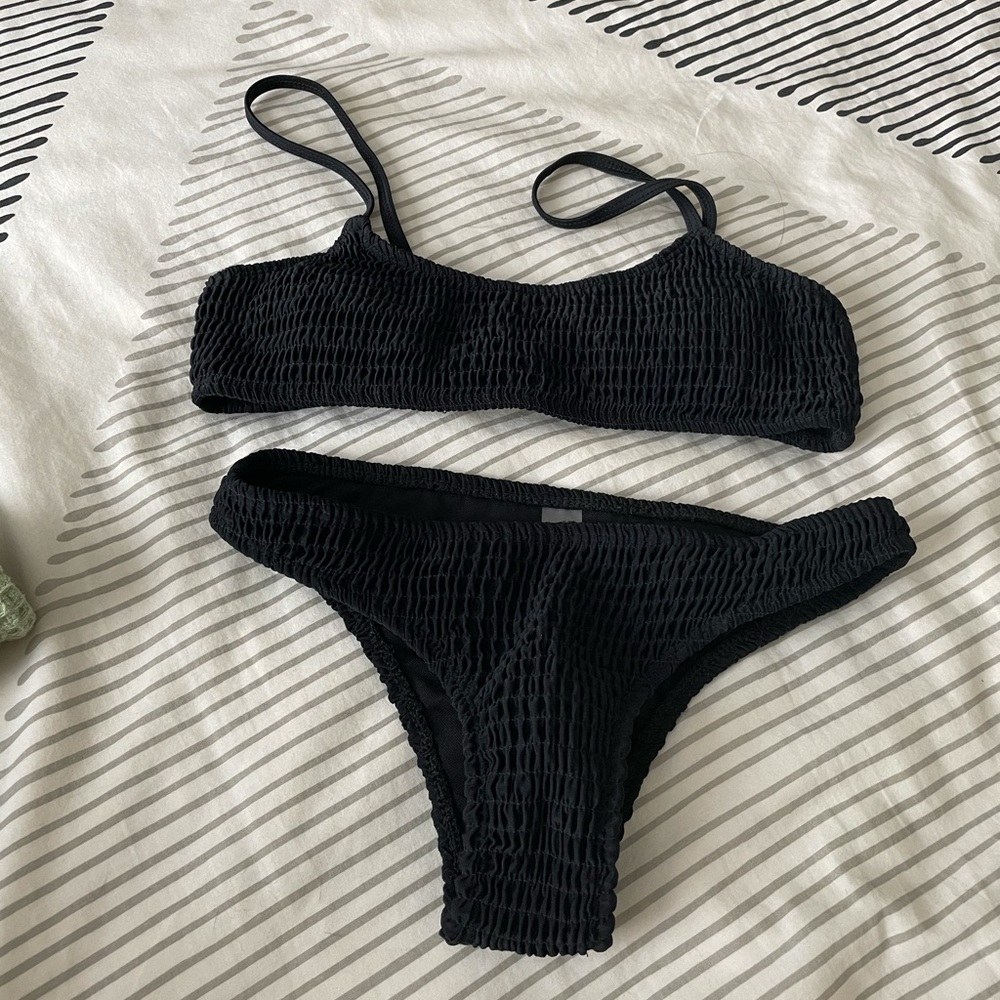 Black bikini